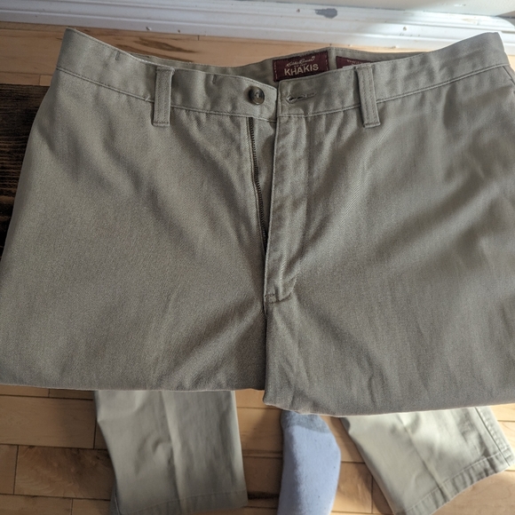 Eddie Bauer relaxed khaki pants 35 waist 35x30 - Picture 5 of 14